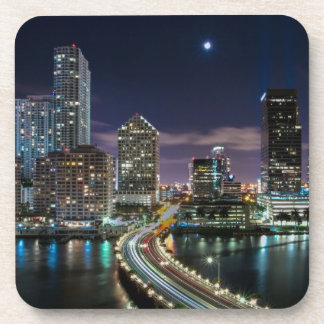 Skyline of Miami city with bridge at night Drankjes Onderzetter