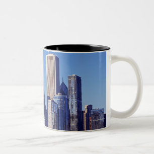 Skyline van Skyscrapers in het centrum van Chicago Tweekleurige Koffiemok