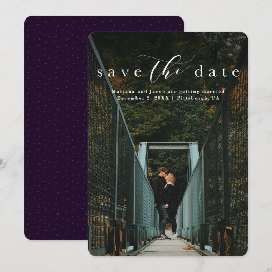 Sla de datum elegante script verticale fotokaart o save the date (Voorkant / Achterkant)