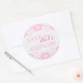 Sla de datum wit damasks & roze kant op ronde sticker (Envelop)