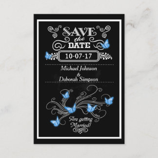 Sla de datumkaarten krijtbord blauwe vlinders op save the date