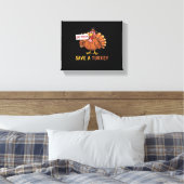 Sla een kalkoen Eet Pizza Funny Thanksgiving Class Canvas Afdruk (Insitu (Slaapkamer))