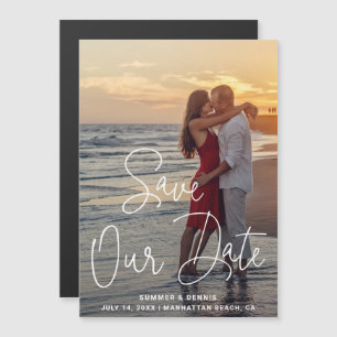 Sla onze datum elegante script foto Bewaar de datu Magnetische Uitnodiging