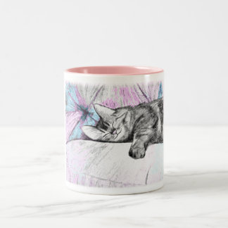 Slaap in roze tweekleurige koffiemok