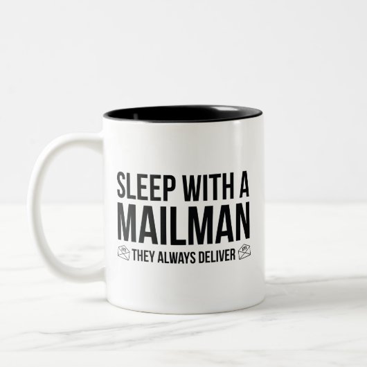 Slaap met een postbode. Ze leveren altijd. Tweekleurige Koffiemok (Links)