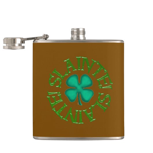 Slainte avec flasque marron enveloppée de trèfle (Ouvert)
