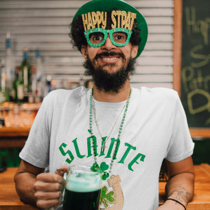 SLÁINTE Funny Irish St. Patrick's Day Green Clover T-shirt