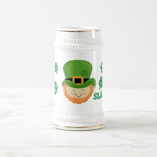 Sláinte! Ierse leprechaun en shamrocks Bierpul (Center)