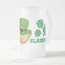 Sláinte! Ierse leprechaun en shamrocks