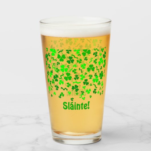 Sláinte Lucky Irish Shamrocks Personalized Pint Glas (Achterkant gevuld)