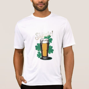 Slàinte! Saint Patrick's Day Pint van bier op groe T-shirt