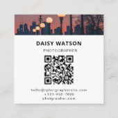Slank, modern stadsbeeld voor fotografen qr-code vierkante visitekaartje (Achterkant)