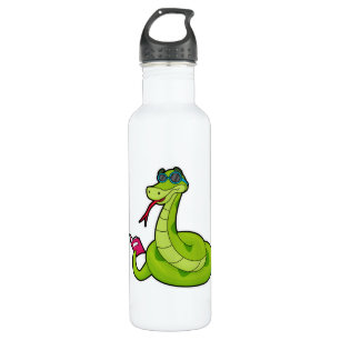 Slanke met zonnebril en boek waterfles