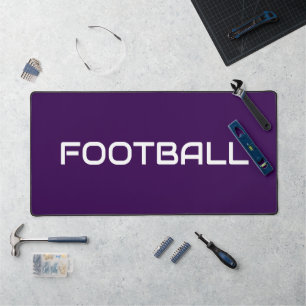 Slanke witte FOOTBALL tekst op diep vet Paarse Bureaumat