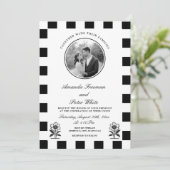 Slanke zwart-wit foto Checkerboard bruiloft Kaart (Staand voorkant)