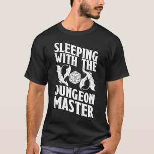 Slapen met de Dungeon Master Funny RPG DM T-shirt