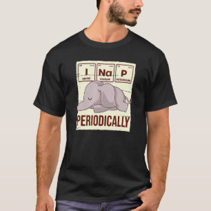 Slapende dieren die periodiek Pajama E nestelen T-shirt