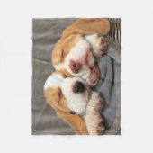 Slaperige Puppies Fleece Deken (Voorkant)