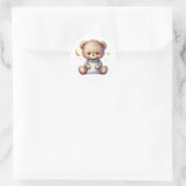 Slaperige teddy met kussen ronde sticker (Tas)