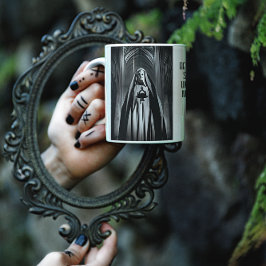 Slechte non in een donkere kathedraal koffiemok