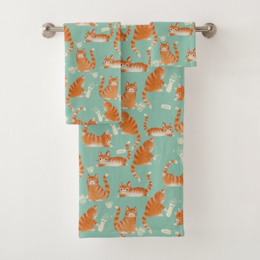 Slechte Oranje Tabby Cats kloppen spul over patroo Bad Handdoek (Insitu)