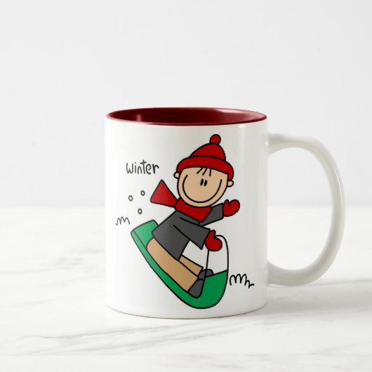 Sledding la tasse de neige d'hiver (Droit)