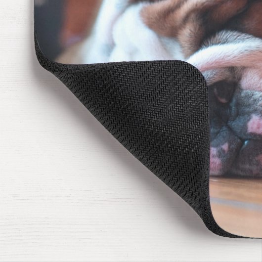 Sleeping Bulldog Bown and White Puppy Muismat (Hoek)