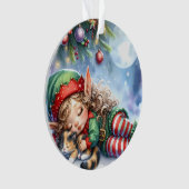 Sleeping Christmas Elf with Calico Kitten Ornament (voorkant)