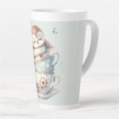 Sleeping Owl in Stacked Floral Teacups Latte Mok (Rechterhoek)