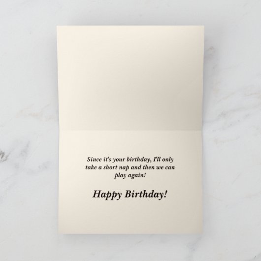 Sleepy Heidi en Ball Verjaardag Kaart (Binnen)