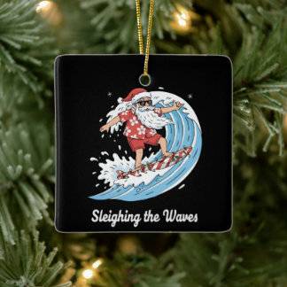 "Sleighing the Waves" Grappige Surfende Kerstman T Keramisch Ornament