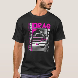 Slepen met raceauto alleen een meisje dat van race t-shirt