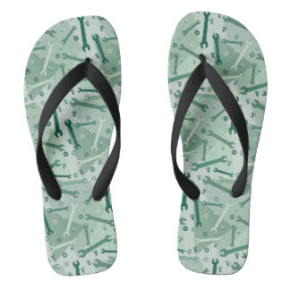 Sleutels, moeren en bouten teenslippers
