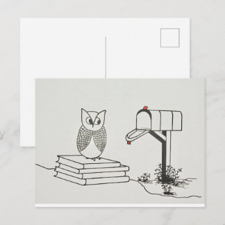 Slimme Owl wacht op Stapel van Boeken voor Één of  Briefkaart