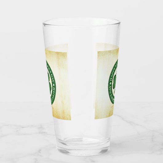SlipperyJoe viert St. Patrick's Day Iris Glas (Rechts)