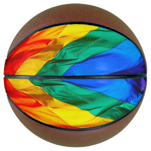 SlipperyJoe's gay pride vlag zwaaiend rood oranje Basketbal