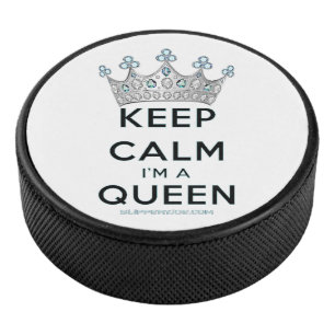 SlipperyJoe's keep calm koningin gepolijst zilvere Hockey Puck
