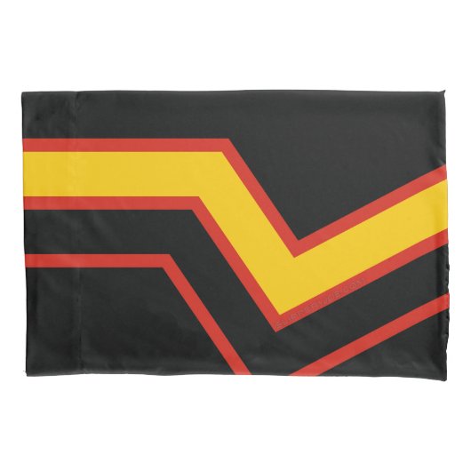 SlipperyJoe's rubber trotsky-vlag pijlen chevrons Kussensloop (Voorkant)