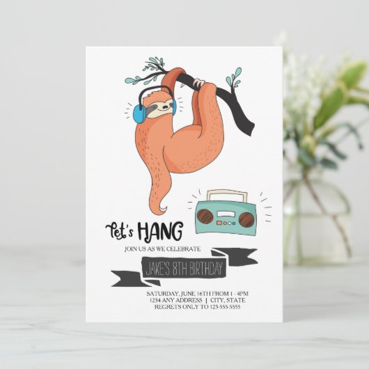 Sloth Birthday Party Invitation (Debout devant)