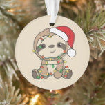 Sloth Christmas Winter Animaux Sloths Ornament<br><div class="desc">Le paresseux à Noël avec des lumières de fées. Animaux amusants avec des cadeaux et de la neige pour les vacances. Un doux salut de Noël. Les fentes sont des animaux mignons et parfaits pour Noël.</div>