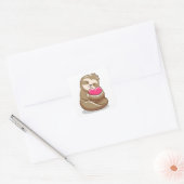 Sloth die een hart omhelst vierkante sticker (Envelop)