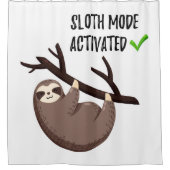 Sloth Says | Sleufmodus geactiveerd Douchegordijn (Voorkant)