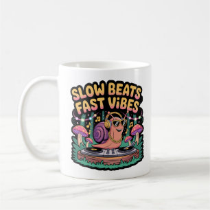 Slow Beats Fast Vibes Kleurrijke Snail DJ Funny Koffiemok