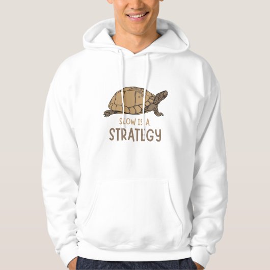 Slow Is a Strategy – Minimal Turtle Quote Design Hoodie (Voorkant)