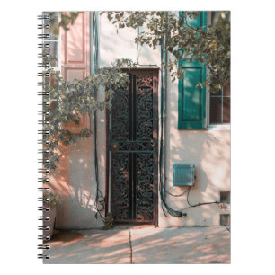 SLUIT DE GROENE WROUGHT IRON SECRIRITY DEUR NOTITIEBOEK
