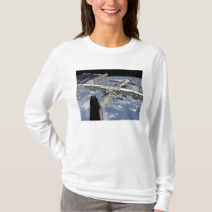 Sluit het uitzicht van de Sluiting die is gedokt T-shirt