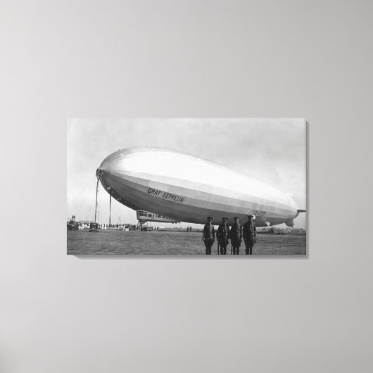 Sluiten Graf Zeppelin Blimp Uitzicht Canvas Afdruk (Voorkant)