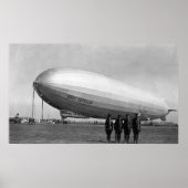 Sluiten Graf Zeppelin Blimp Uitzicht Poster (Voorkant)