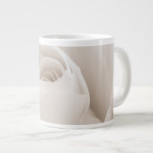 Sluiten van White Rose Petals Extra Grote Beker (Voorkant rechts)