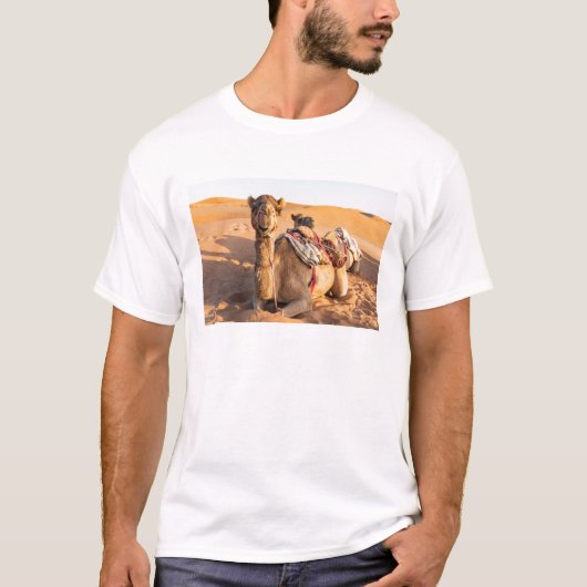 Sluiting van Camel in de woestijn van Oman T-shirt (Voorkant)